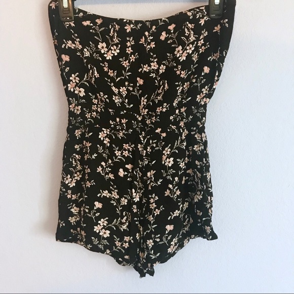 Floral Forever 21 romper - Picture 3 of 4